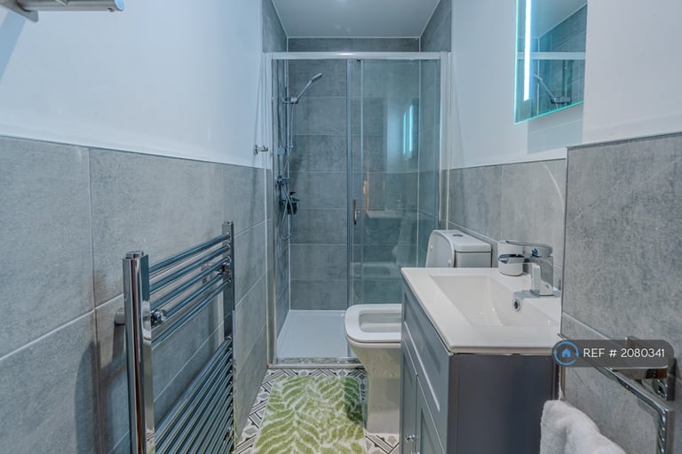 3 bedroom flat in Nile Grove, Edinburgh, EH10 (3 bed) (#2080341)