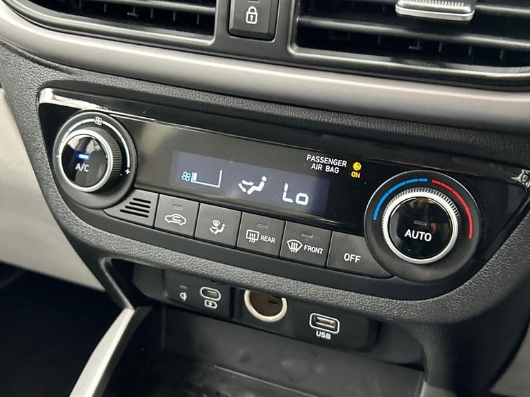 2024 Hyundai i10 1.0 Premium Hatchback 5dr Petrol Auto Euro 6 (s/s) (63 ps) Hatchback PETROL Auto...