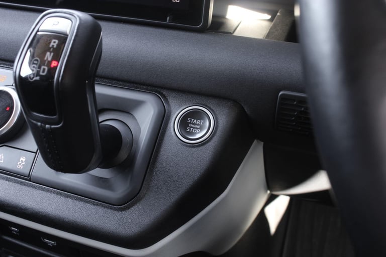 2021 Land Rover Defender 110 3.0 D250 MHEV SE Hard Top SUV Auto 4WD MWB Euro 6 (s/s) 5dr PANEL VA...