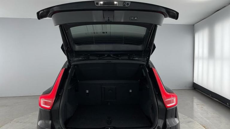 2025 Volvo XC40 Black Edition Plus B4 Mild hybrid Petrol Automatic SUV Hybrid Automatic