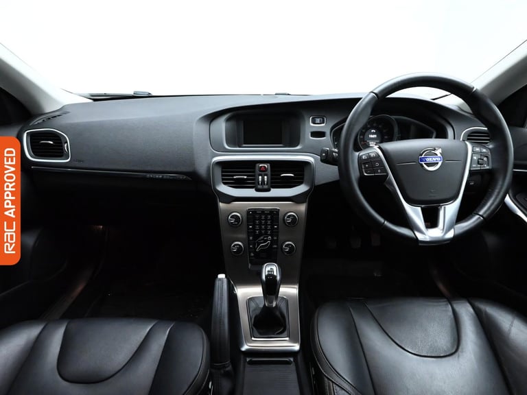 2016 Volvo V40 Cross Country 2.0 D2 Lux Hatchback 5dr Diesel Manual Euro 6 (s/s) (120 ps) Hatchba...