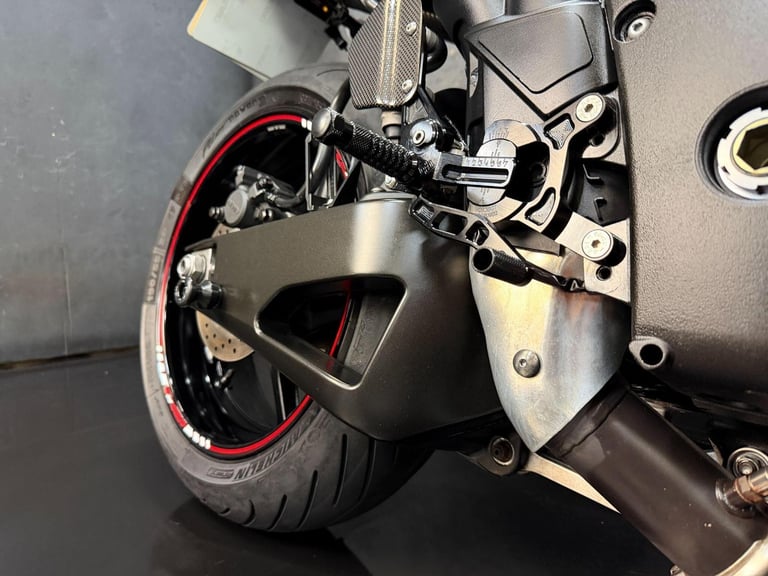 2014 Yamaha R1 1000