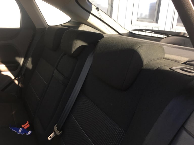 2010 Ford Focus 1.6 Titanium 5dr HATCHBACK Petrol Automatic