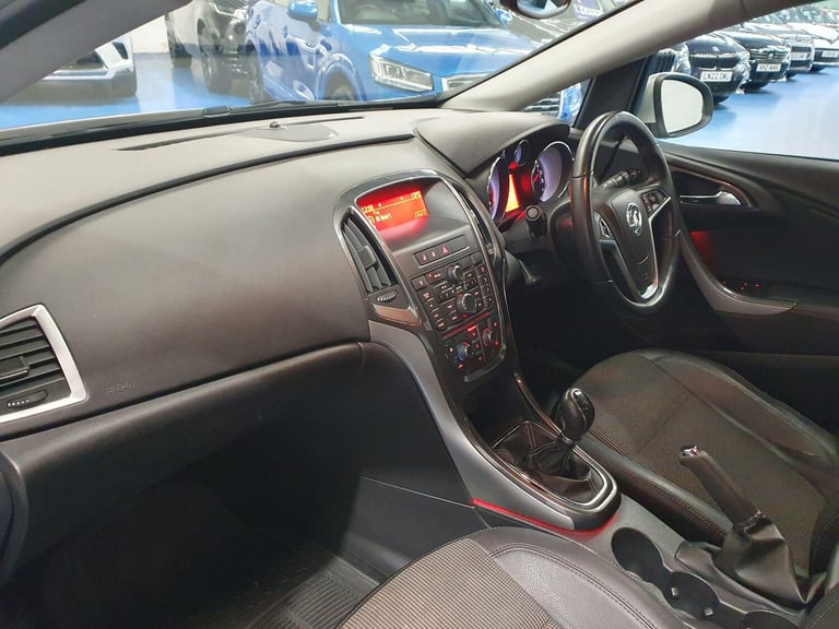 2012 Vauxhall Astra 2.0 CDTi 16V ecoFLEX SE [165] 5dr HATCHBACK DIESEL Manual