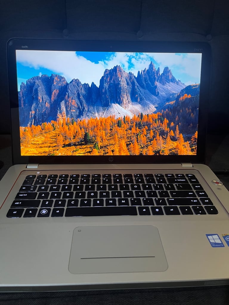 image for HP ENVY 15 ALUMINIUM 15.6 INCH(INTEL I7, 3.1 GHZ SPEED) FULL HD IPS DISPLAY LAPTOP(MINT CONDITION)