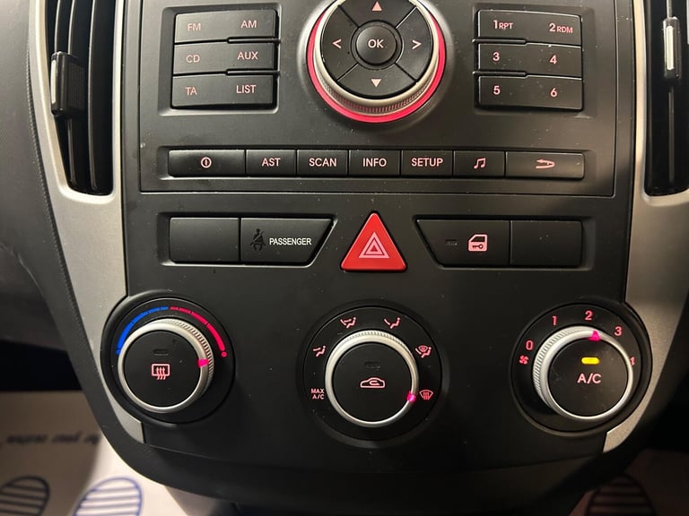 2011 Kia Ceed 1.4 1 Euro 5 5dr HATCHBACK Petrol Manual