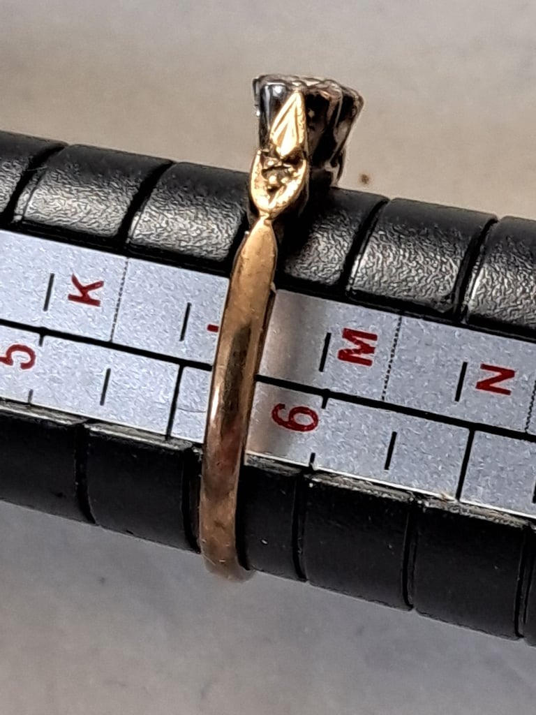 9ct gold ring diamond 