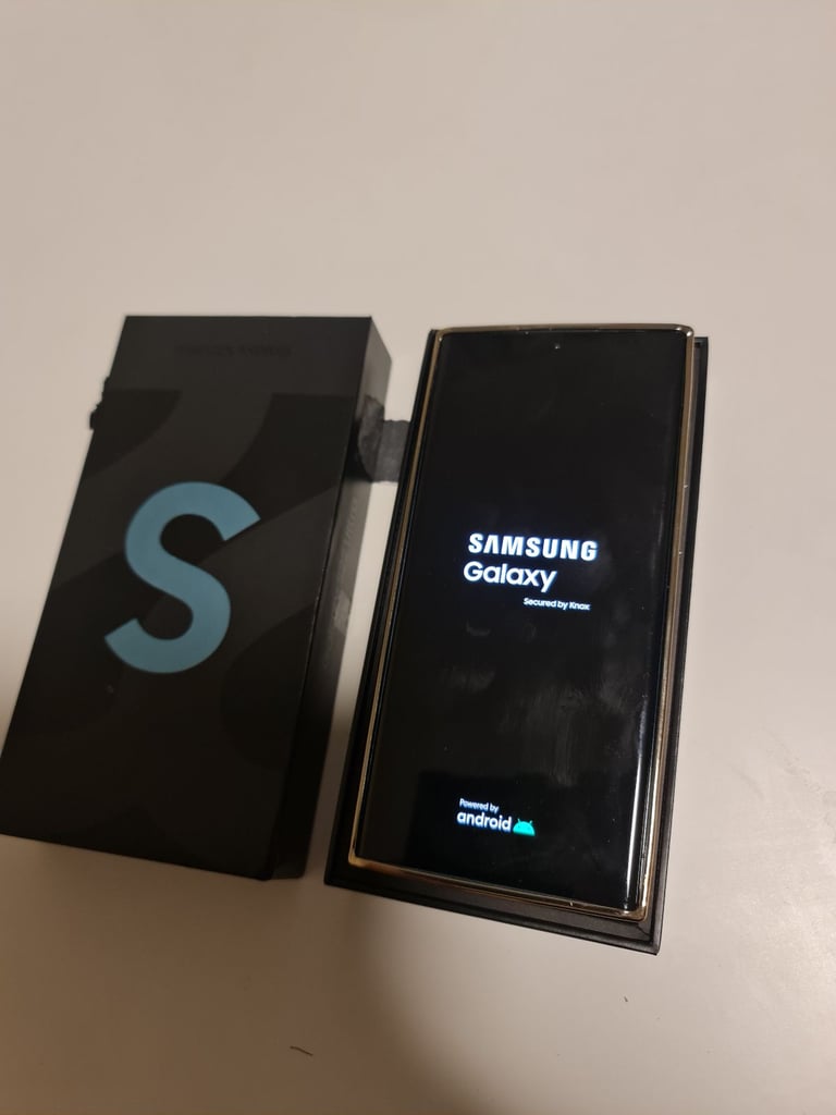 Samsung s22 ultra 256gb excellent condition 