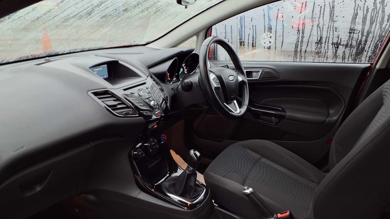  Ford Fiesta 1.25 82 Zetec 5dr Hatchback Petrol Manual
