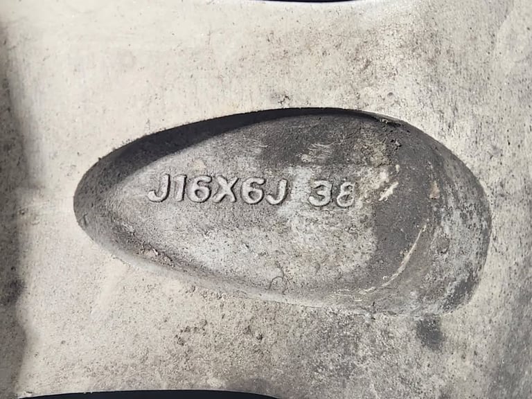 4 Tyres & 6 bolt Wheels/Alloys suitable for van or truck