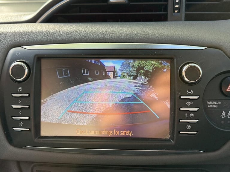 2019 Toyota Yaris 1.5 VVT-i Icon Tech Euro 6 5dr HATCHBACK Petrol Manual