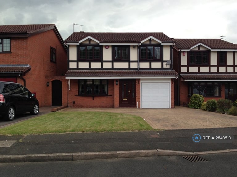 4 bedroom house in Ploverdale Crescent, Kingswinford, DY6 (4 bed) (#2640510)