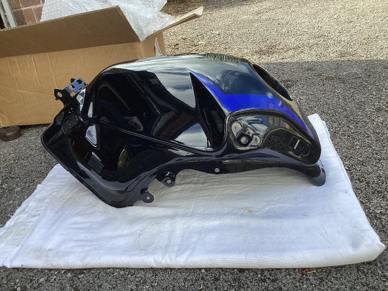 Yamaha MT10 fuel tank