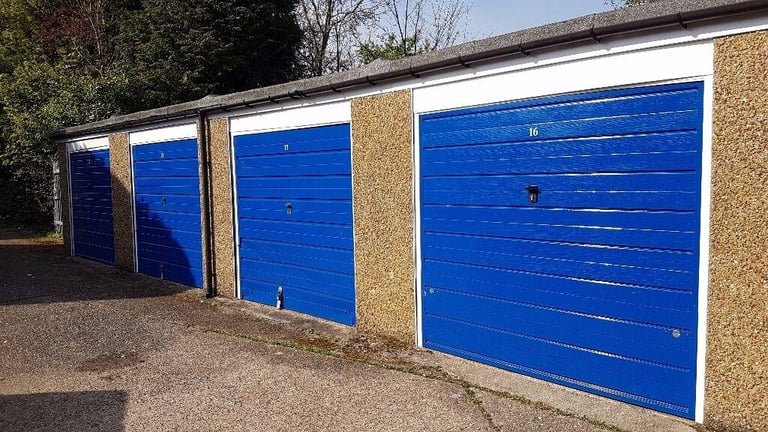 Garage/Parking/Storage to rent: Chessington Court, Marsh Road, Pinner HA5 5NP - GATED SITE