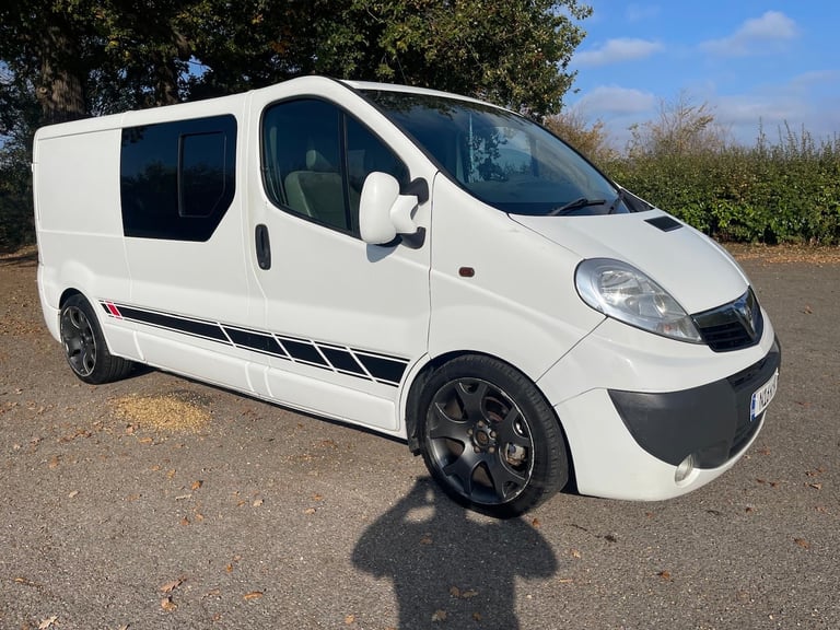 2011 Vauxhall Vivaro Crew Van 2.0CDTI [115PS] Sportive Van LWB Crew Van Diesel Manual