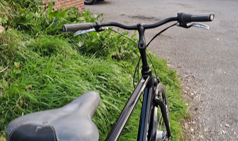 Trek Manhattan large hybrid classic aluminium frame road bike 