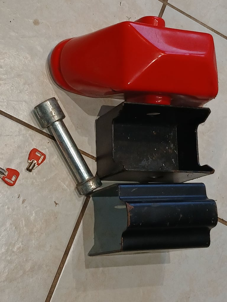 Bulldog Mini lock, hitch lock, 2 keys