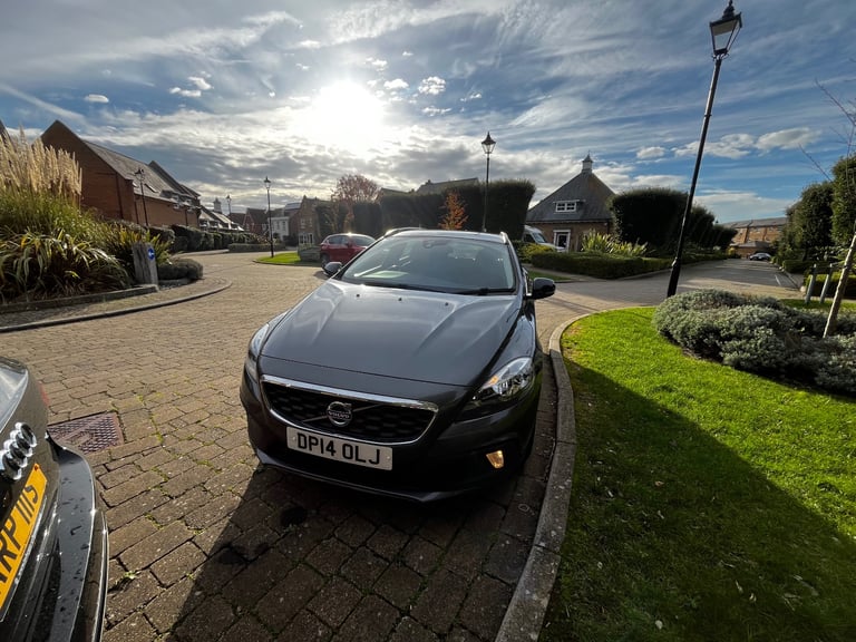 Volvo, V40, Hatchback, 2014, Manual, 1560 (cc), 5 doors