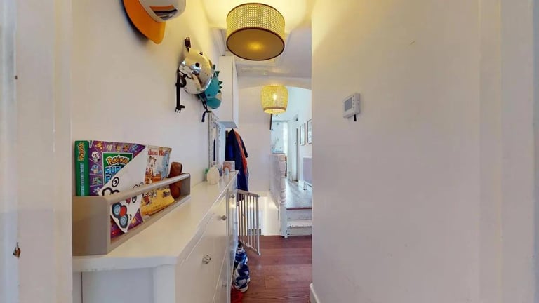 Bright 3-Bedroom Duplex with Terrace on Harley Road