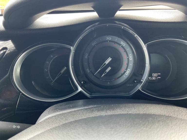 2015 Citroen DS3 1.6 e-HDi Airdream DStyle Plus 3dr HATCHBACK Diesel Manual
