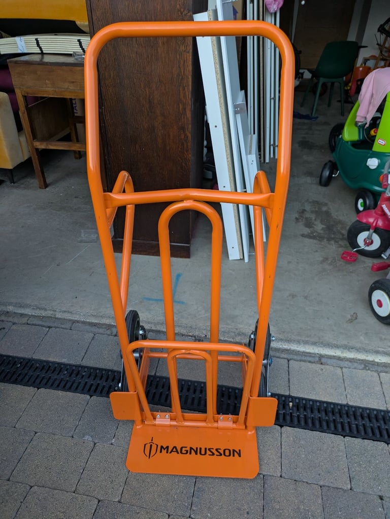 Robust stair climbing dolly - Magnusson 