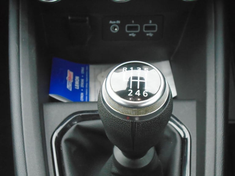 2022 Renault Clio 1.0 TCe Iconic Euro 6 (s/s) 5dr HATCHBACK Petrol Manual