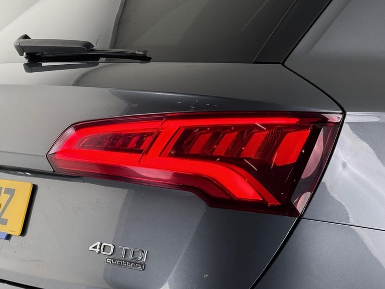  Audi Q5 2.0 TDI 40 Black Edition S Tronic quattro Euro 6 (s/s) 5dr Diesel Automatic