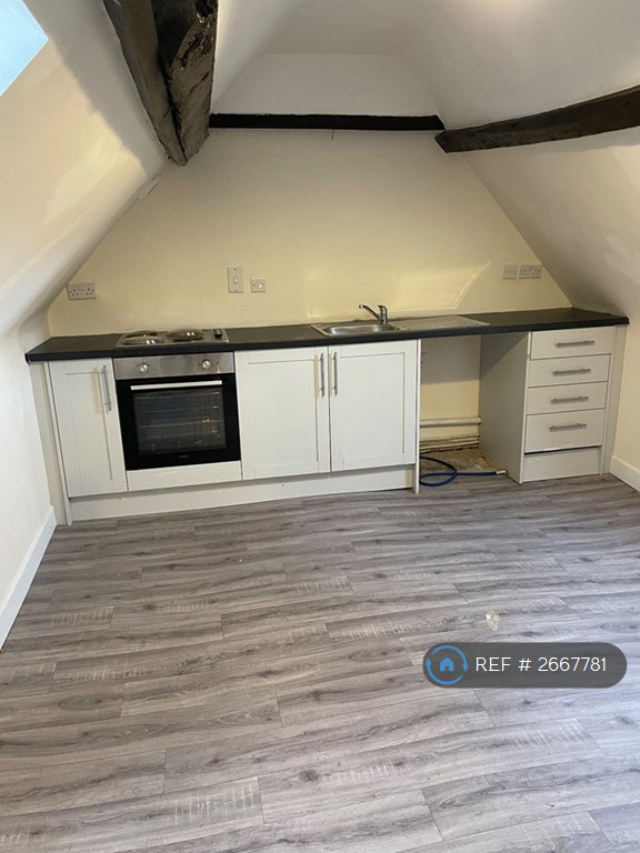 1 bedroom flat in Cambridge Street, Wellingborough, NN8 (1 bed) (#2667781)
