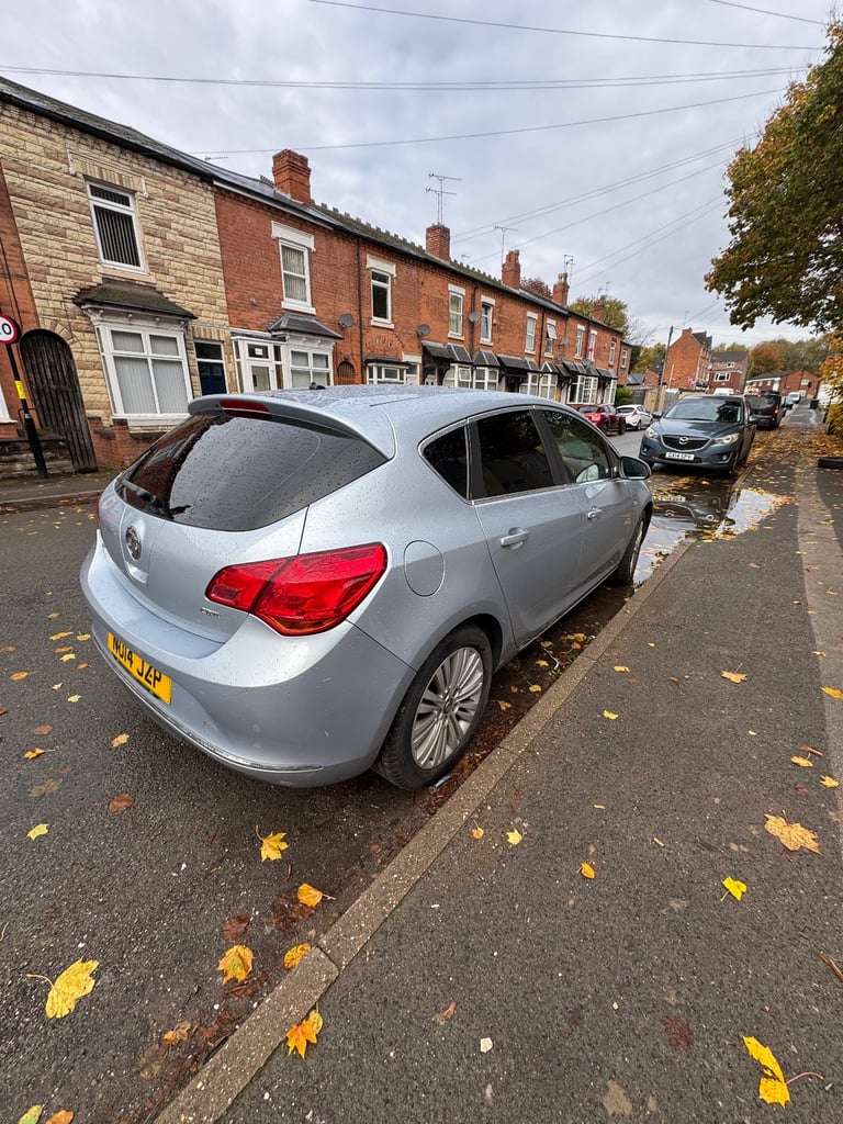 Vauxhall, ASTRA, Hatchback, 2014, Manual, 1686 (cc), 5 doors