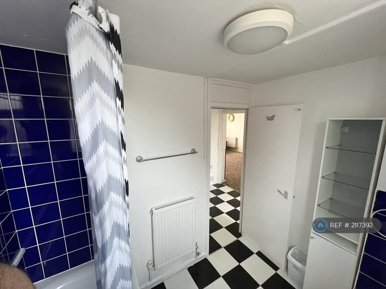 3 bedroom flat in Glebelands Road, Feltham, TW14 (3 bed) (#2117392)