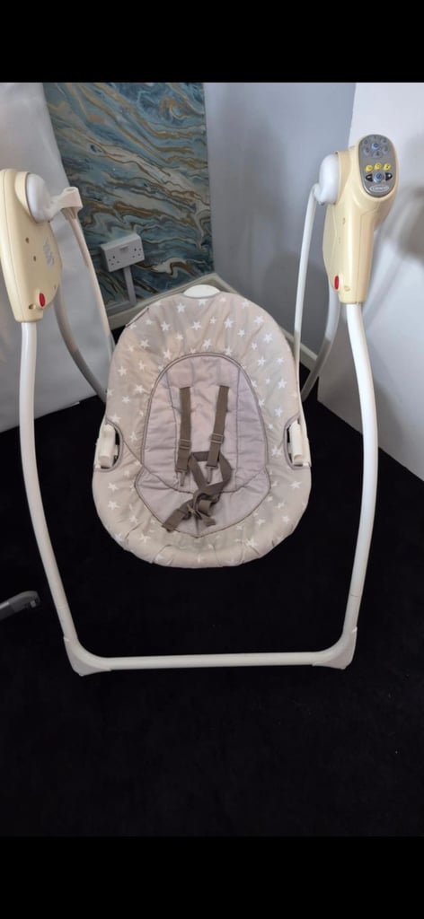 Baby swing with rechargeable batteries