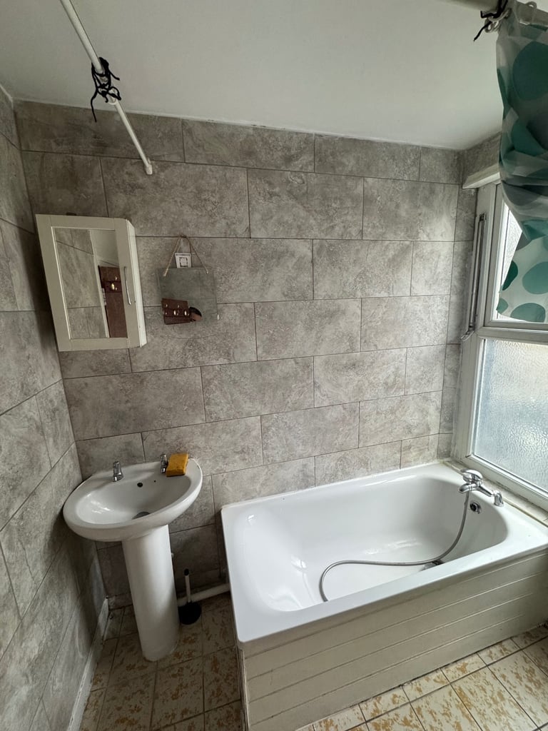 2 bedroom flat available in barking 