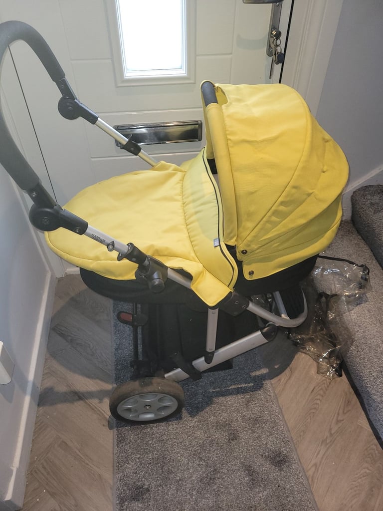 Mamas & Papas pram & bassinet 