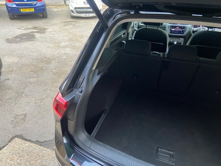 2019 Volkswagen Tiguan 2.0 TDI SEL SUV 5dr Diesel DSG Euro 6 (s/s) (150 ps)