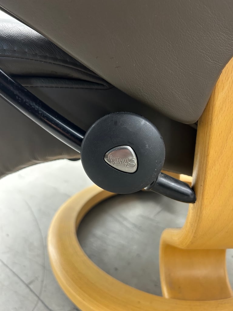 Ekornes Stressless Dream Recliner Olive Leather Chairs & Stools - Medium Size