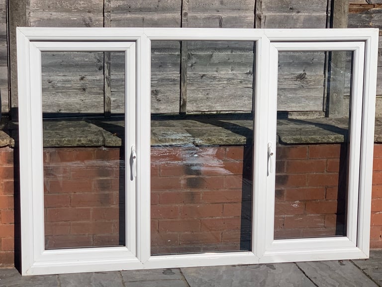 UPVC DOUBLE GLAZED WINDOW WITH 2 SIDE OPENERS 179.5cm WIDE 118cm HIGH Can Deliver
