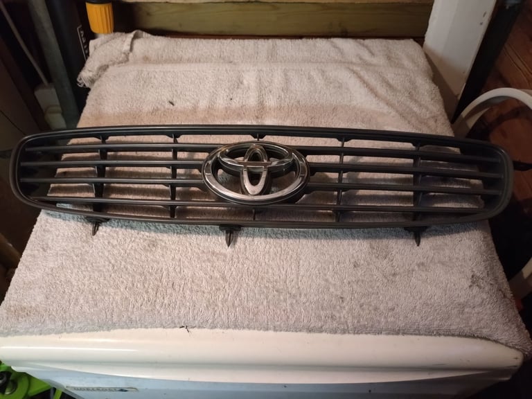 image for *** FOR SALE *** Toyota Corolla radiator grille 