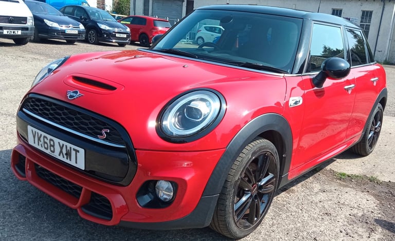 Mini Cooper S Steptronic Sport Auto 5 door 2018  Immaculate condition.