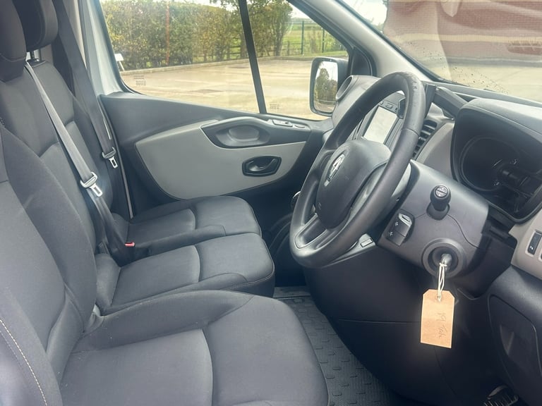 2019 19 Renault Trafic 1.6 DCI Business + LWB , NO VAT , 12 mth MOT , Sat nav 