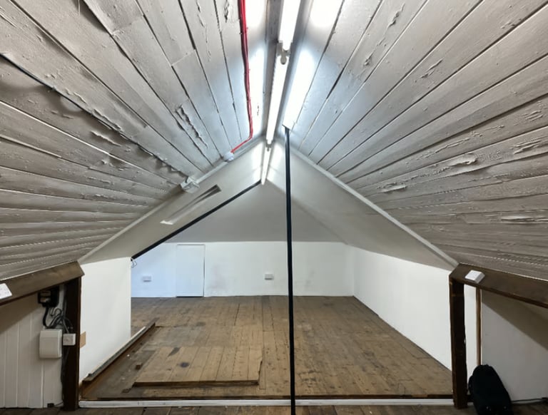 Charming Loft Studio Workspace for Creatives | 20% Off | Leyton, E10