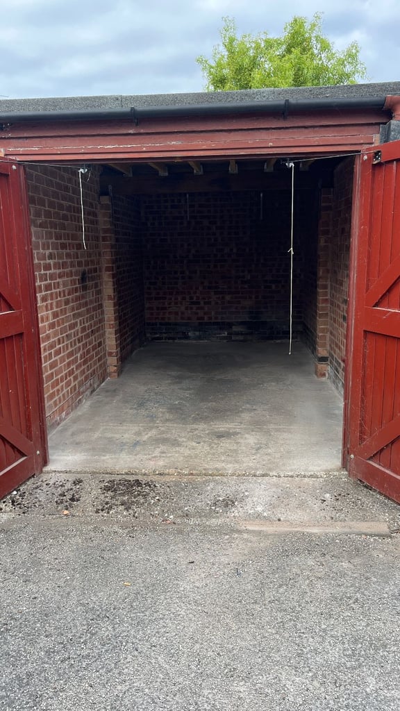 Secure Brick Storage Garage to Rent in West Kirby | 18ft x 9ft Dry With Damp Course 