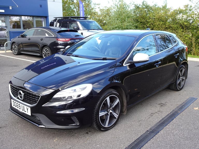 image for 2019 Volvo V40 2.0 D2 R-Design Edition Euro 6 (s/s) 5dr HATCHBACK Diesel Manual