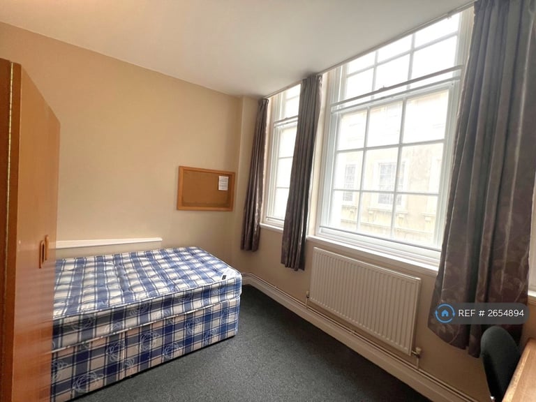 5 bedroom flat in St Nicholas Street, Bristol, BS1 (5 bed) (#2654894)