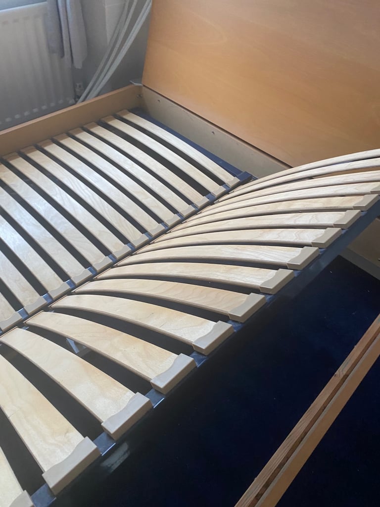 King size bed 