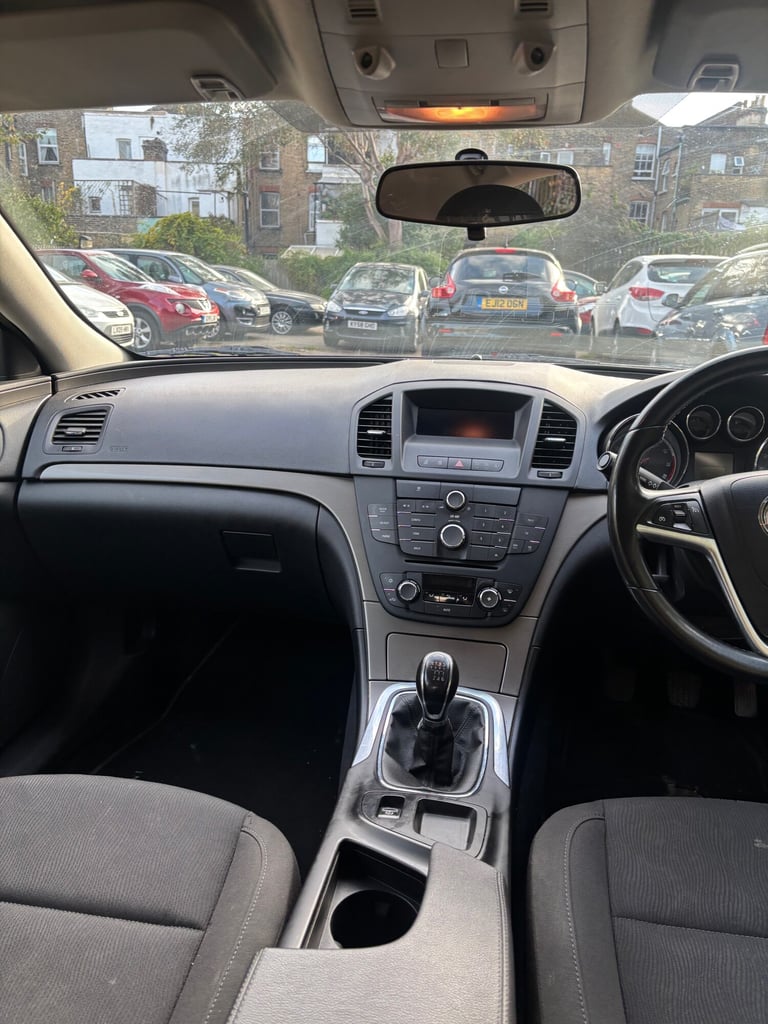 2011 Vauxhall Insignia 1.8i 16V Exclusiv 5dr HATCHBACK Petrol Manual
