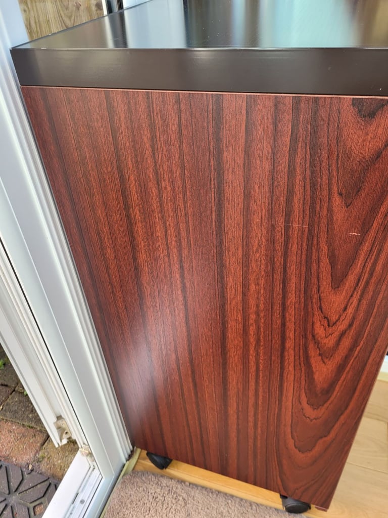 Hostess cabinet 