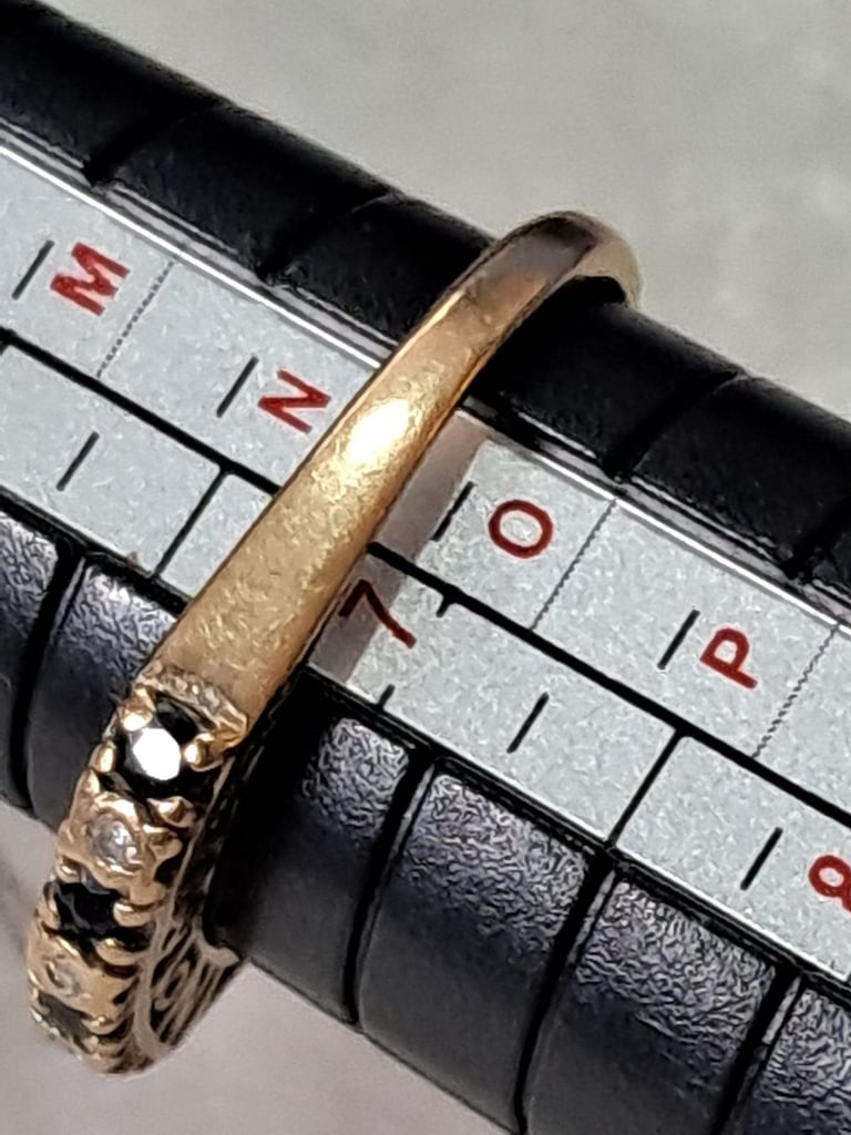 9ct gold sapphire and diamond ring 