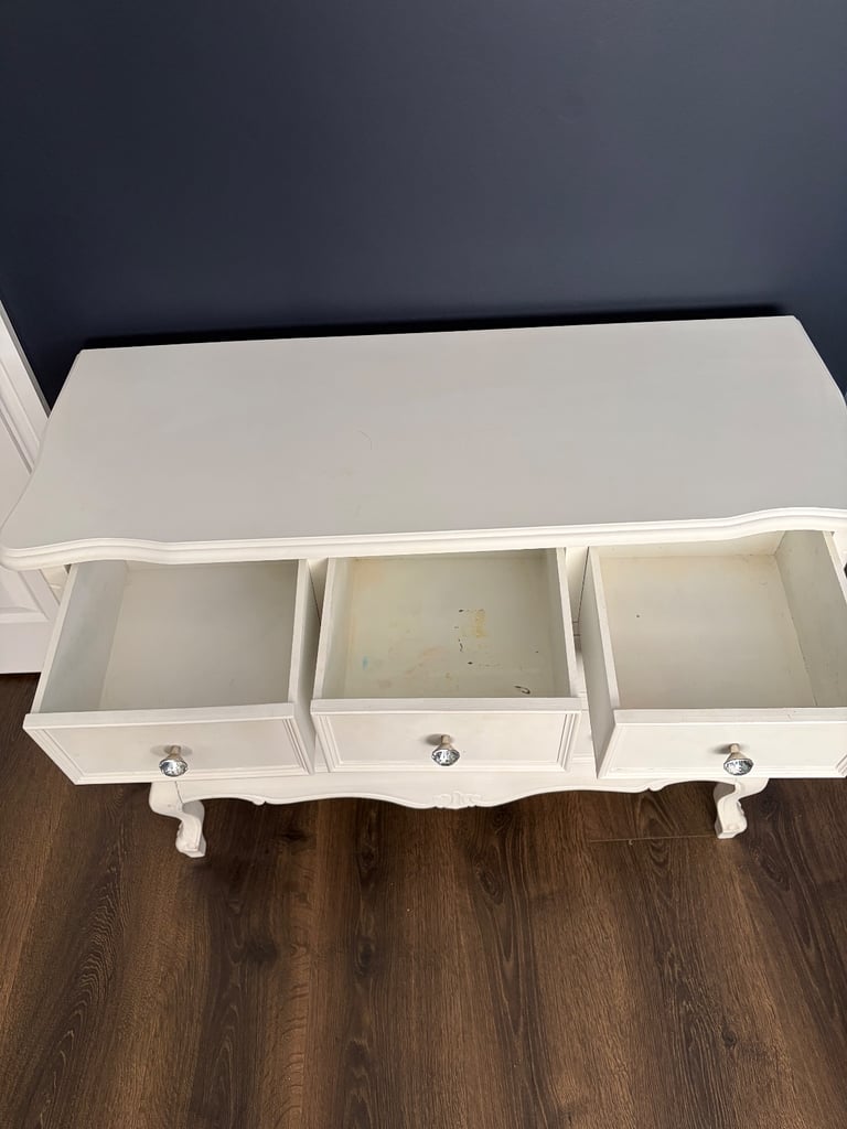 Chest of drawers white shabby chic style 