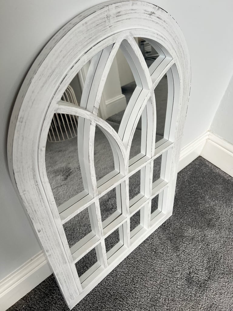 Indoor/ outdoor neutral mirror 