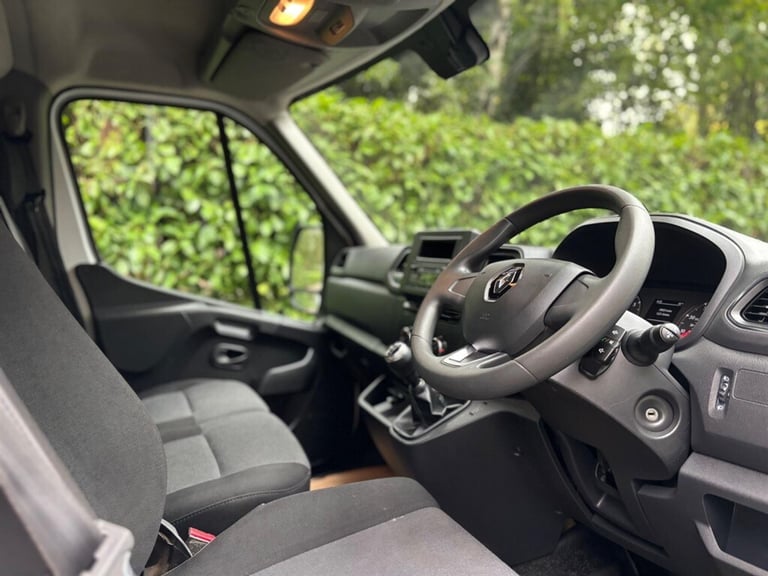 2021 Renault Master 2.3 dCi 35 Business+ FWD LWB Medium Roof Euro 6 4dr Panel Van Diesel Manual